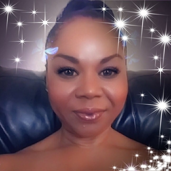 Meet your Posher, Loida - Picture 1 of 1